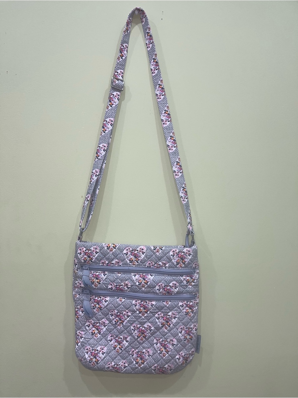 Vera Bradley Triple Zip Hipster Mon Amour Gray Floral Heart Pattern Crossbody